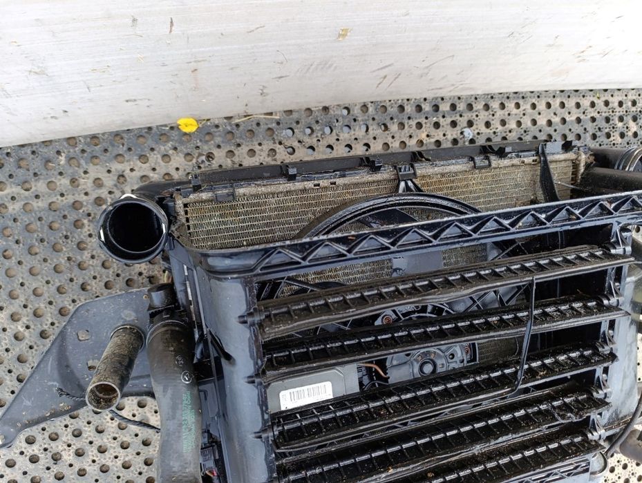 Bmw 318 E46 Coupe 1.9B Pas Przedni Komplet Automat Żaluzja