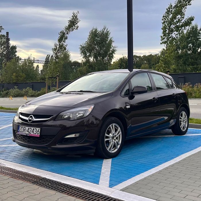 Opel Astra J Lift 1.6 Benzyna 115KM Manual Zadbane Niski przebieg Klima 2015