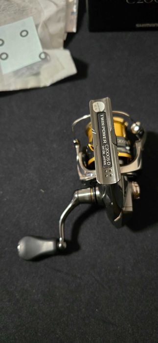 Shimano Twin Power FD  20 C2000S Нова Котушка