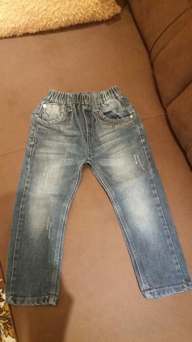 Продам стильные джинсики на мальчика рост 100-104