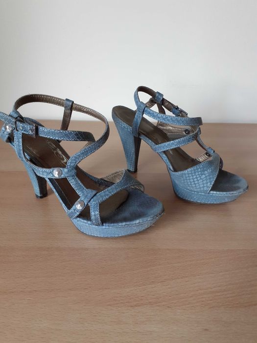 sandálias plataforma azuis