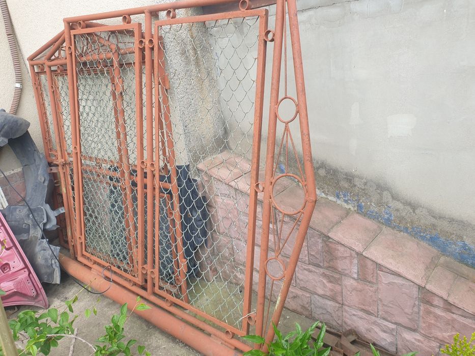 Ворота двухстворчатые с калиткой