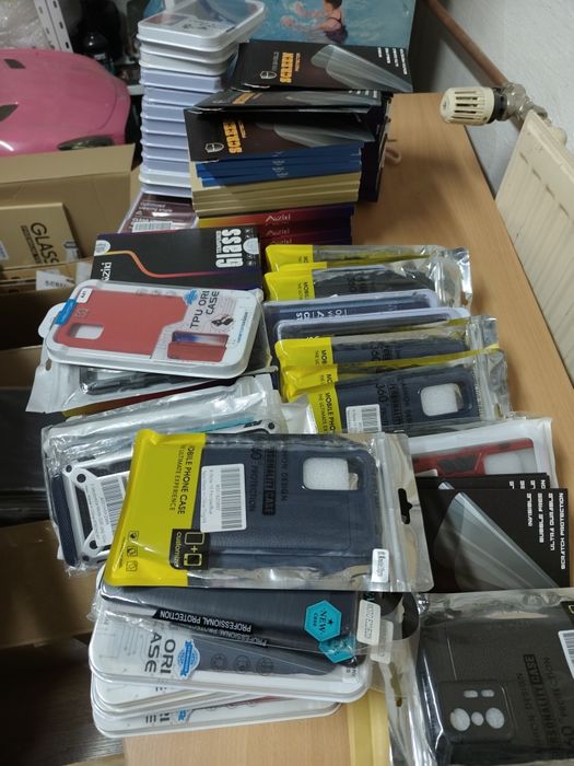 Etui i szkła hartowane do telefonów i tabletów 1500 sztuk NOWE