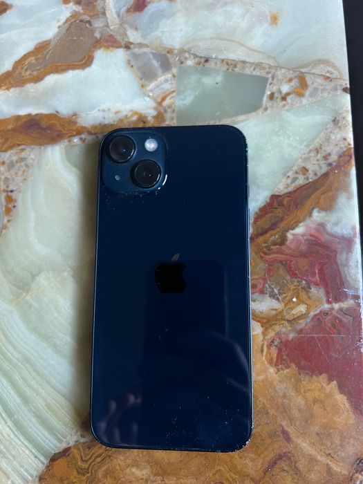 iPhone 13, bateria 84%