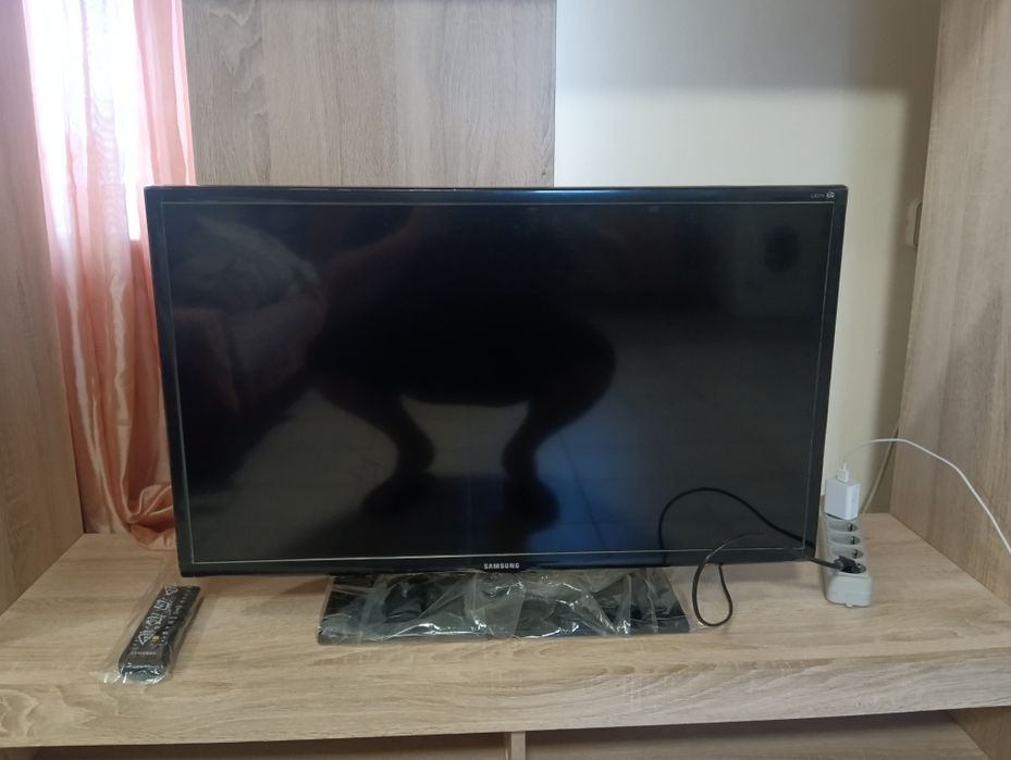 Продам телевізор samsung 32 дюйма LED TV 6030 6 серія