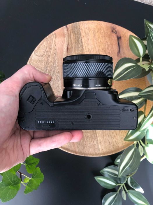 Камера Minolta Maxxum 3000i з обєктивом Minolta Maxxum AF 50mm f/1.7