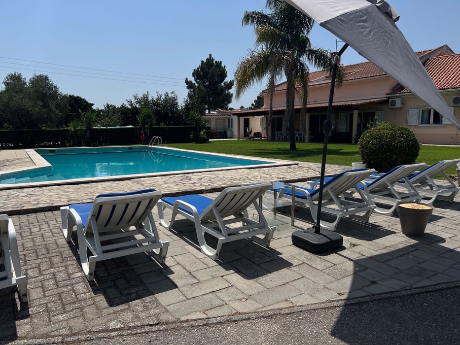 Espaço com Piscina e Barbecue para Eventos Privados – Até 50 Pessoas