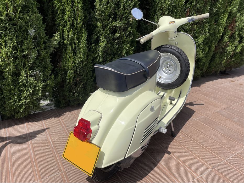 Vespa 50s  de 1972 restaurada