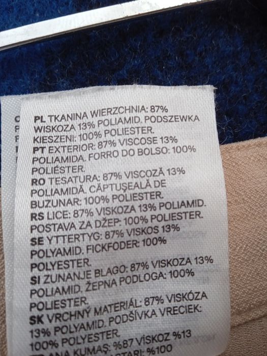 Przewiewne spodenki z wiskozy z wysokim stanem.