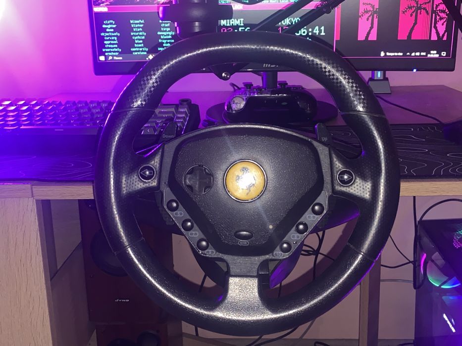 Продам игровой руль,вместе с педалями,подробности в личных сообщениях!