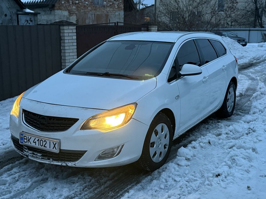 Opel Astra 2012 рік 1.7дизель