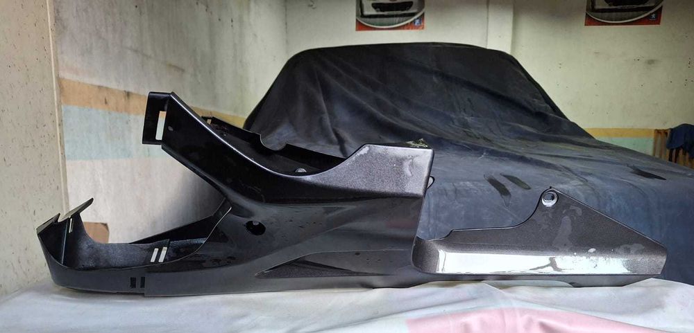 CBR1000RR 2010 / 2011 Carenagem Inferior.