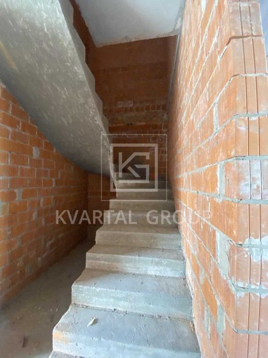 Продаж таунхаусу з цегли