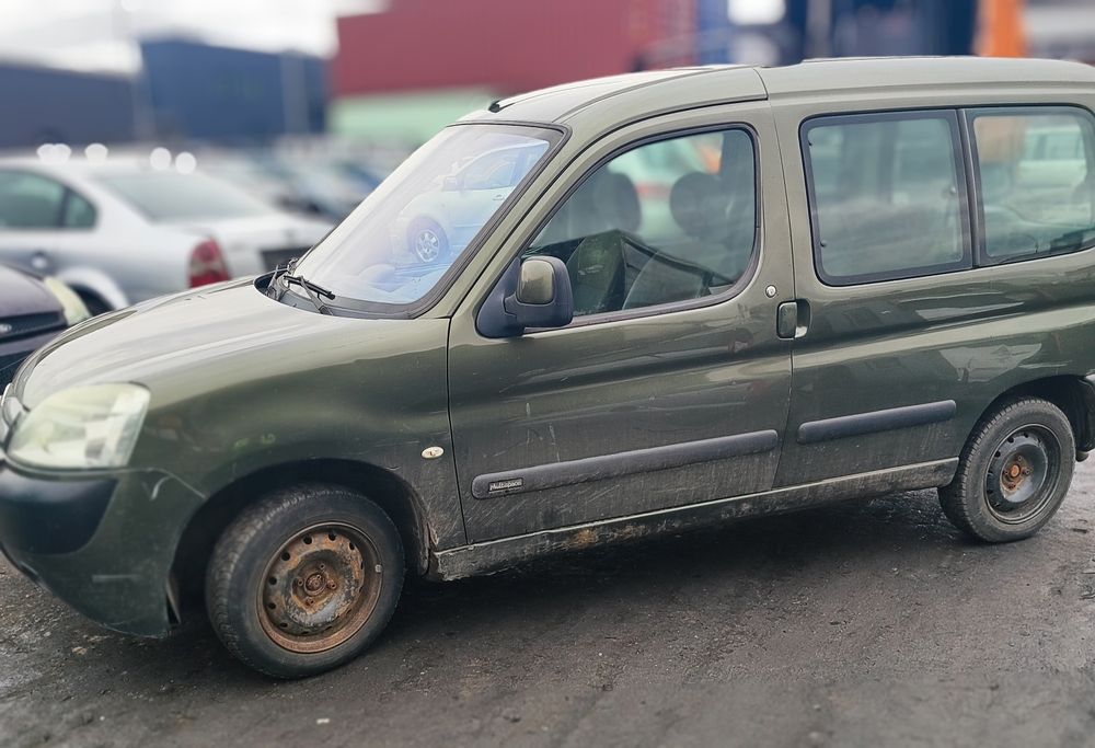 Citroen Berlingo lampy przednie lewa i prawa