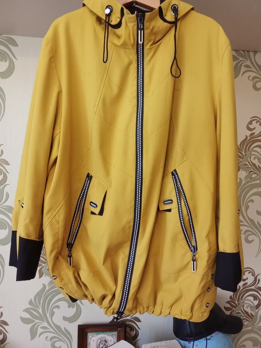 Продам жіноче вітровку