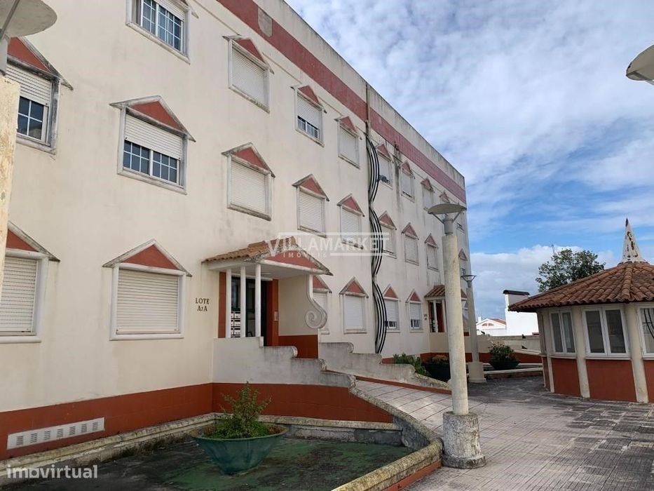 Apartamento T3 da banca inserido na Urbanização Cerrado dos Ciprestes