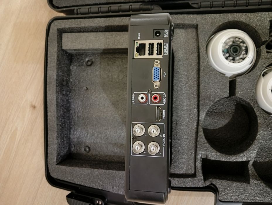 Комплект камер видео наблюдения и регистратор