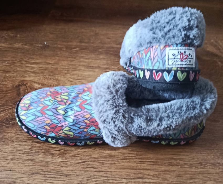 капці Skechers BOBS Too Cozy - Love Renegade.