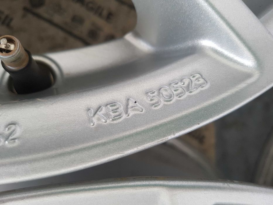 Felgi alu Borbet BMW 1 BMW E36 E90  5x120  7jx16 ET 31
