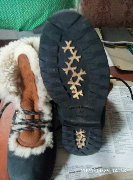 Продам женские зимние ботинки ITALIA DESIGN