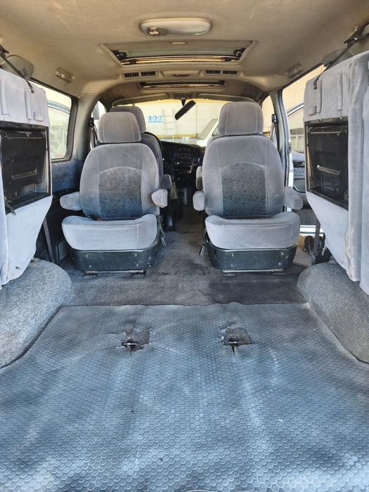 Carrinha Hyundai H1 de 7 Lugares VÁRIOS EXTRAS (AC Frontal e Traseiro; Tetos panorâmicos,) Ideal para Trabalho ou Projeto Campervan CAIXA 2,55x1,55m