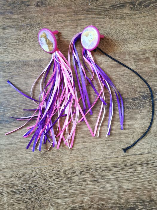 Kolorowe frędzle do roweru