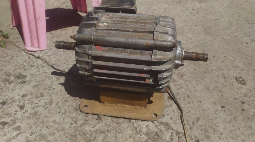 Продам електродвигун