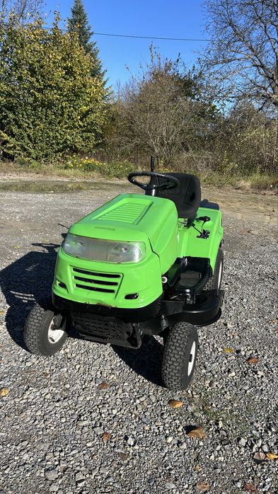 Kosiarka traktorek samojezdny z koszem MTD