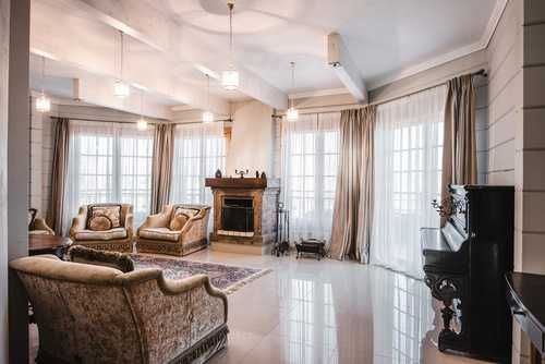 Дом 950кв. ,VIP уровня,на берегу озера, 7 спален.Бассейн с подогревом.