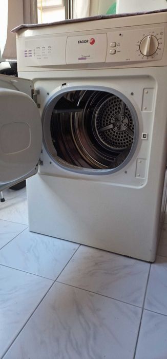Arca Princess Vertical No Frost VOX VF3715IXE Capacidade: 279L 6 meses