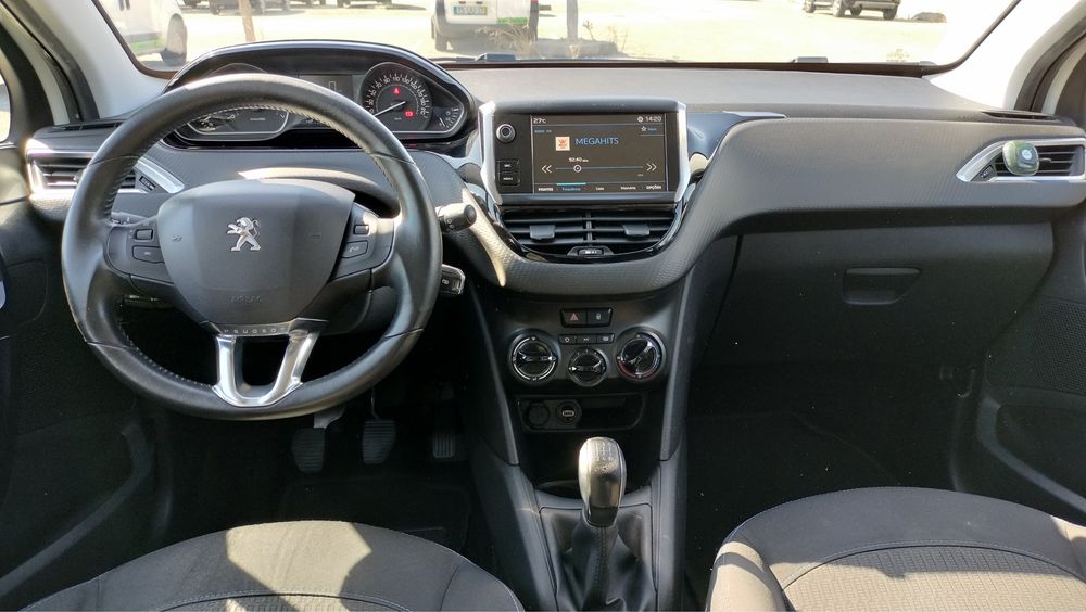 Peugeout 208 1.2