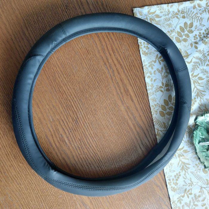 Nowy pokrowiec na kierownicę