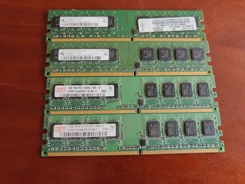 Pamięć RAM DDR2 HYNIX 1 GB * 4 moduły 667 razem 4 GB