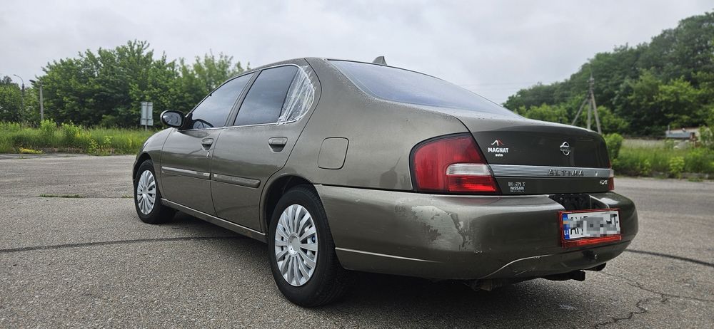 Nissan Altima 2000 рік