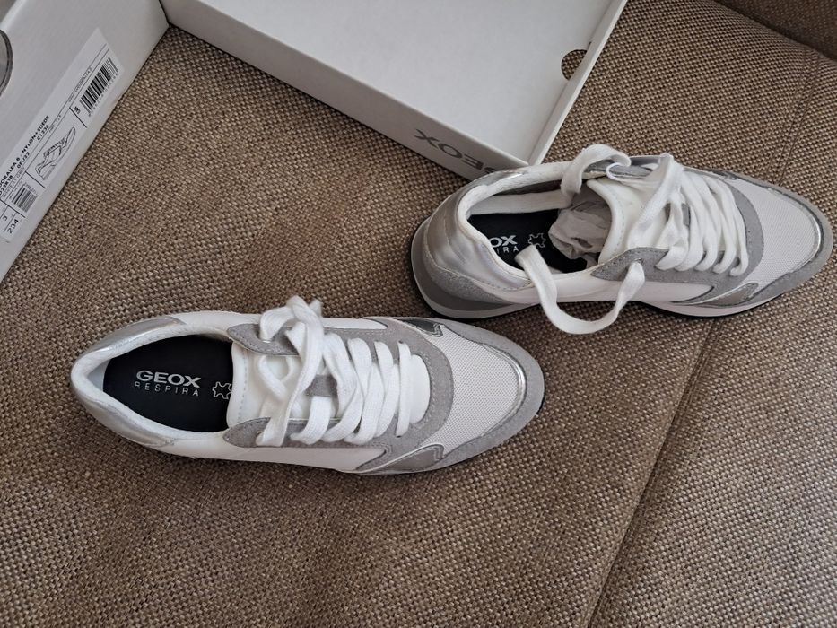 Geox,  жіночі кросівки,  36 розмір, літні