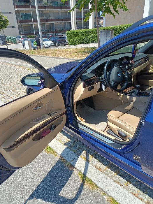 BMW 320d Touring E91 LCI 177cv | Manual | Pele | Jantes 18" | 226.245 km