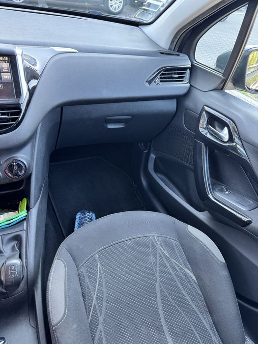 Peugeot 208 HdI Acess