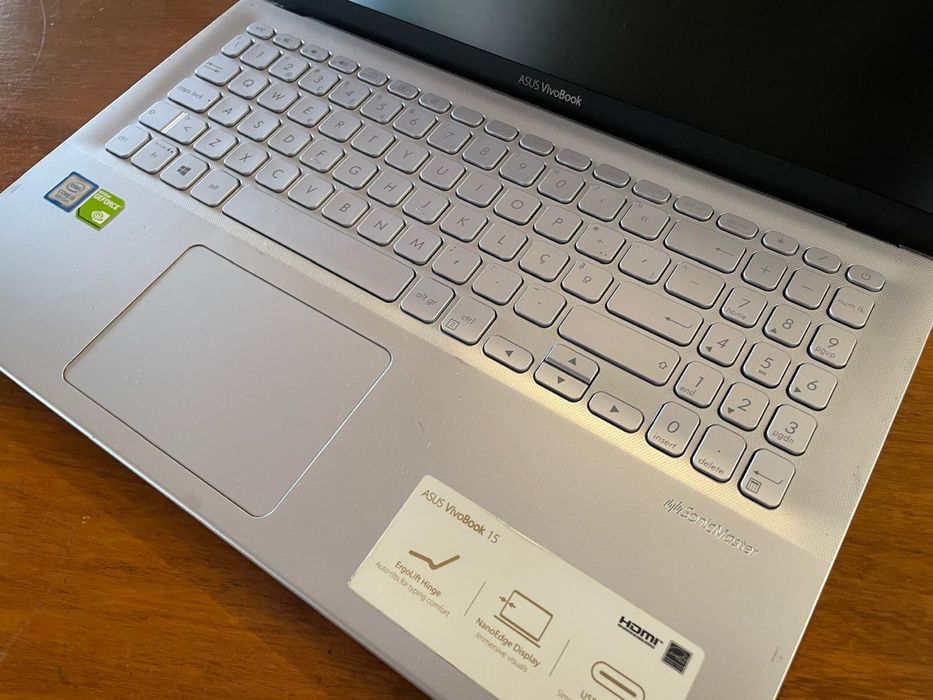 ASUS Vivobook 15