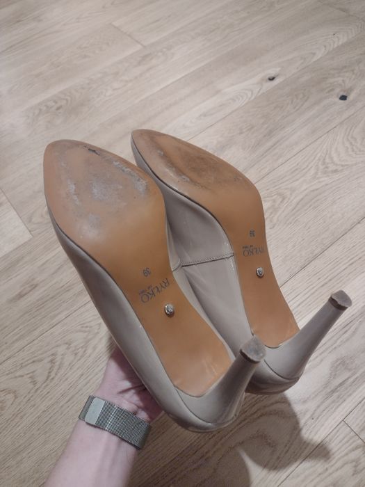 Ryłko buty beżowe skóra lakierowana 39, 8cm 1zl InPost teraz!obcas