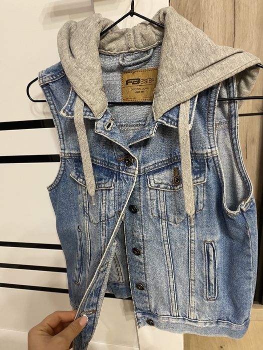 Джинсова жилетка