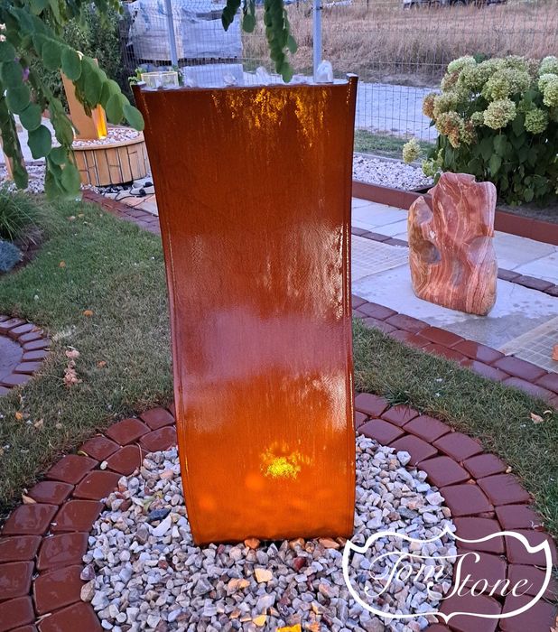 FONTANNA OGRODOWA. FONTANNY ze stali corten. Ściany wodne. Stal corten