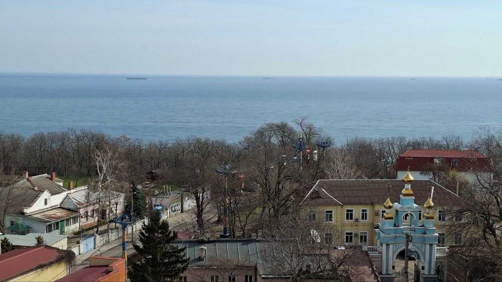 Жк Париж французский.отрада,музкомедияпрямой вид моря от хозяина,своя