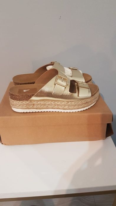 Klapki damskie na platformie Steve Madden rozm.38