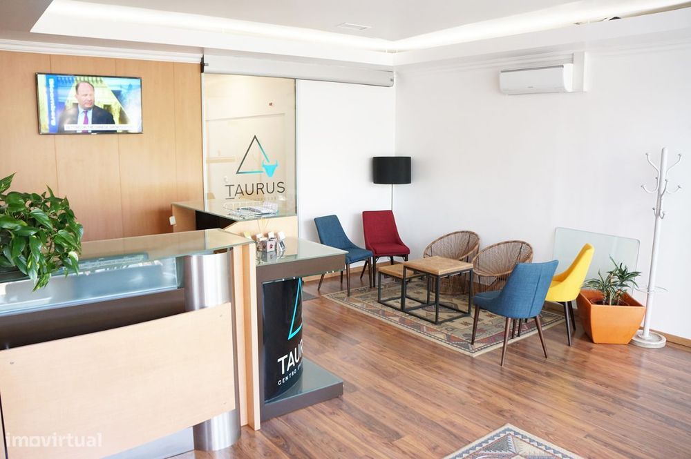 Escritório Assistido 10-12 Pessoas,a Estrear,Luz Natural,junto ao Metr