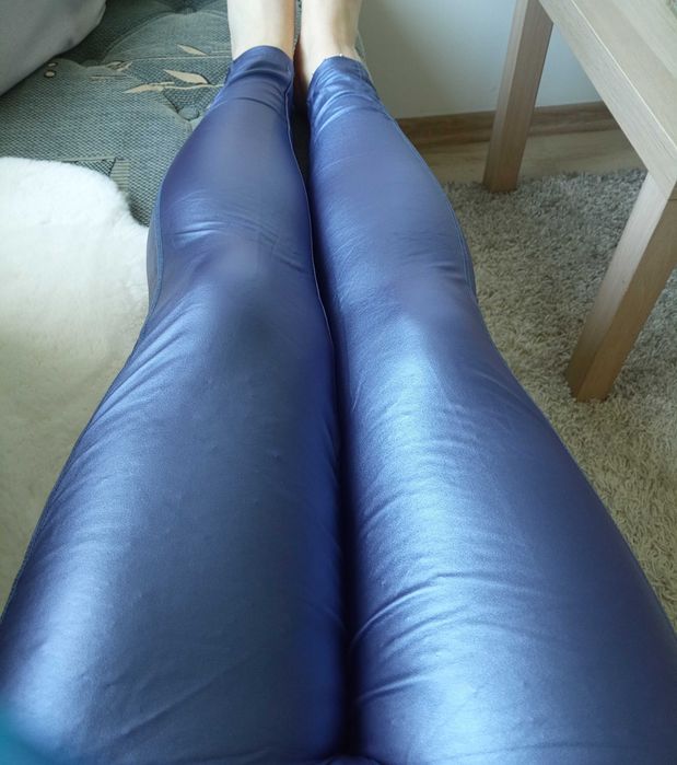 Błyszczące legginsy,XL