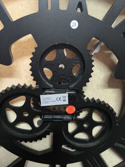 Relógio de Parede Preto com Engrenagens
Este relógio de parede em pret