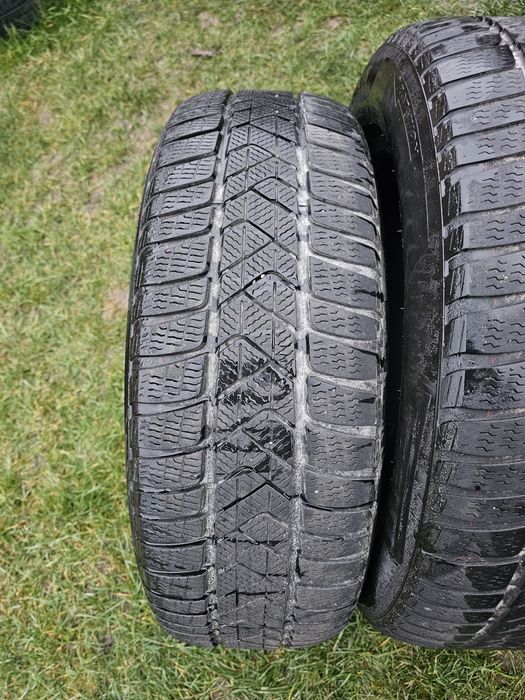 Opony zimowe Pirelli 225/60R18 104H