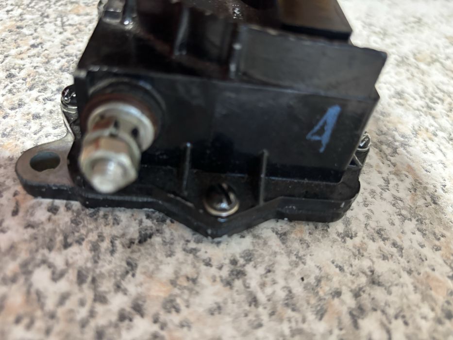 Реле регулятора напруги