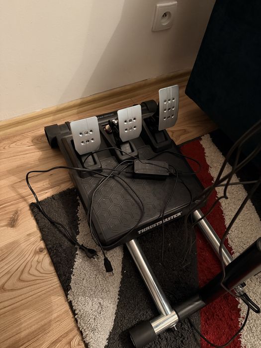 Kierownica thrustmaster t300