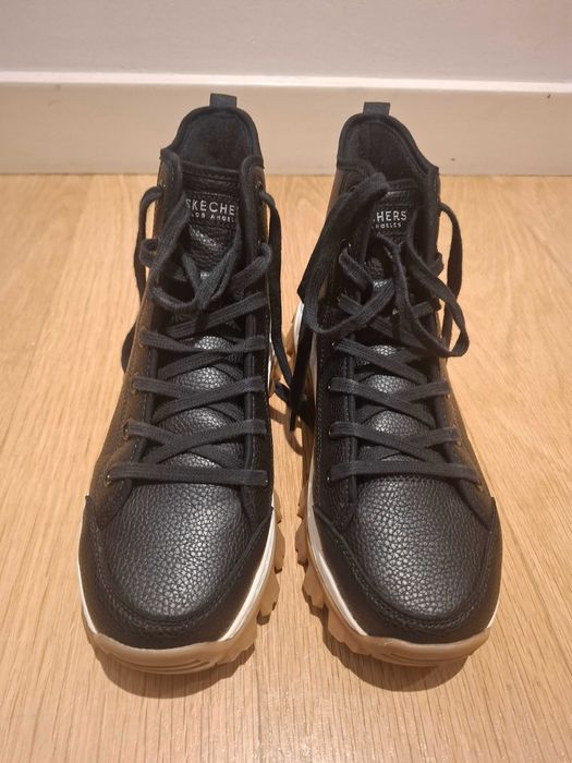 Botas Skechers novas